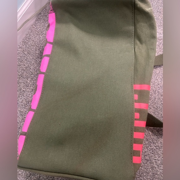 VS PINK travel bag - Picture 6 of 9